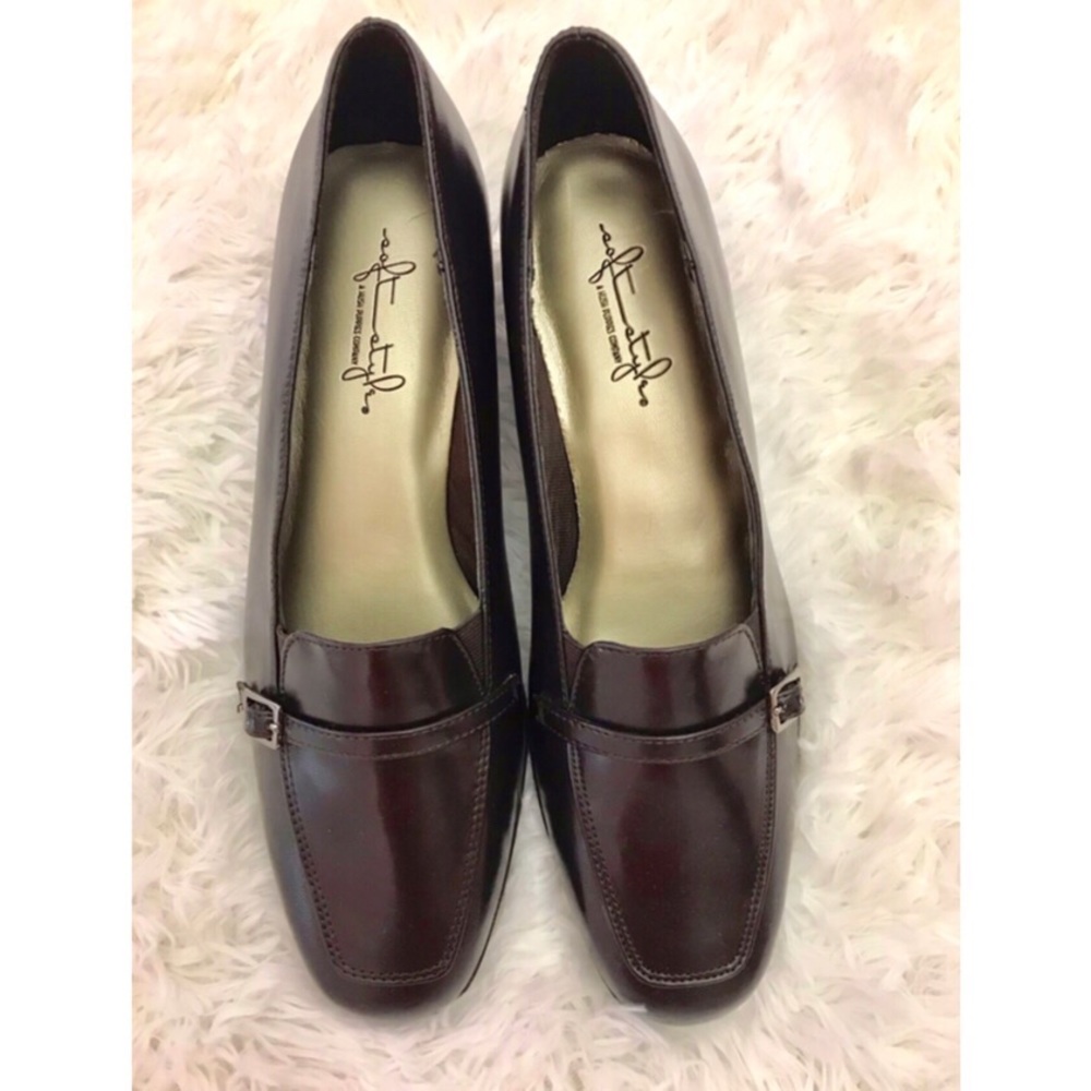 SOFT STYLE HUSH PUPPIES HEELS SLIPS ON PUMPS